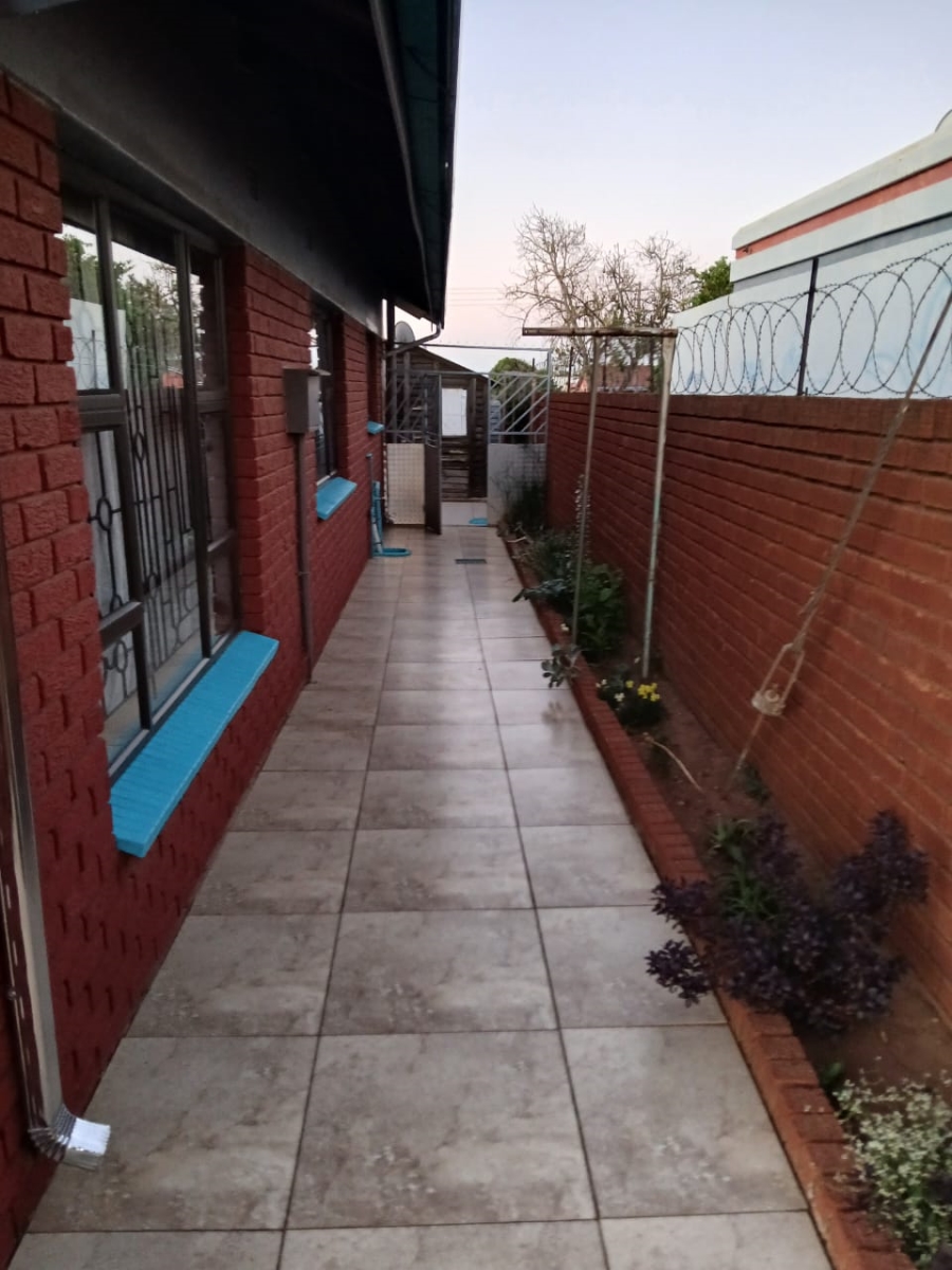 4 Bedroom Property for Sale in Soshanguve G Gauteng