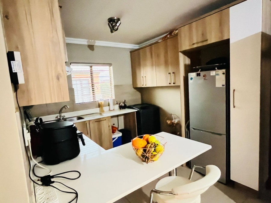 2 Bedroom Property for Sale in Andeon AH Gauteng