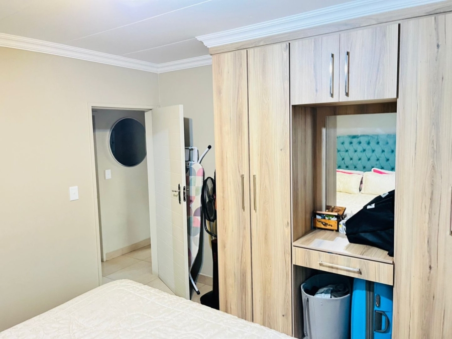 2 Bedroom Property for Sale in Andeon AH Gauteng