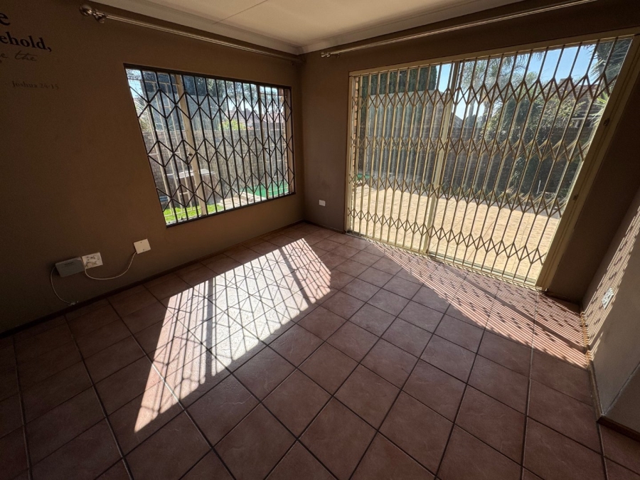 3 Bedroom Property for Sale in Glen Marais Gauteng