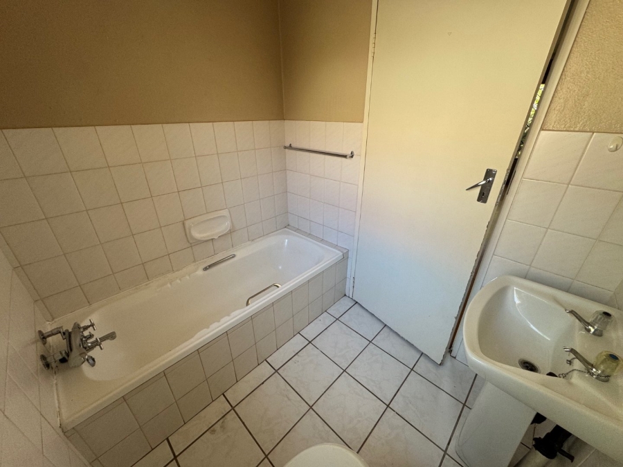 3 Bedroom Property for Sale in Glen Marais Gauteng