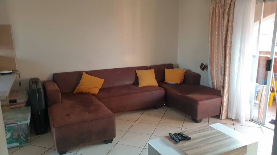 2 Bedroom Property for Sale in Monavoni Gauteng