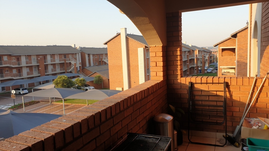 2 Bedroom Property for Sale in Monavoni Gauteng