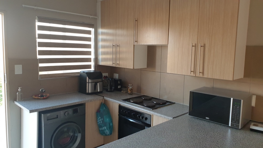 2 Bedroom Property for Sale in Monavoni Gauteng