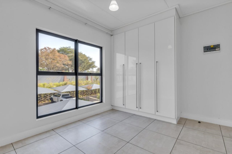 To Let 3 Bedroom Property for Rent in Waterfall Gauteng