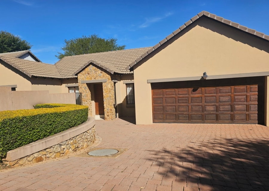 To Let 3 Bedroom Property for Rent in Olympus AH Gauteng