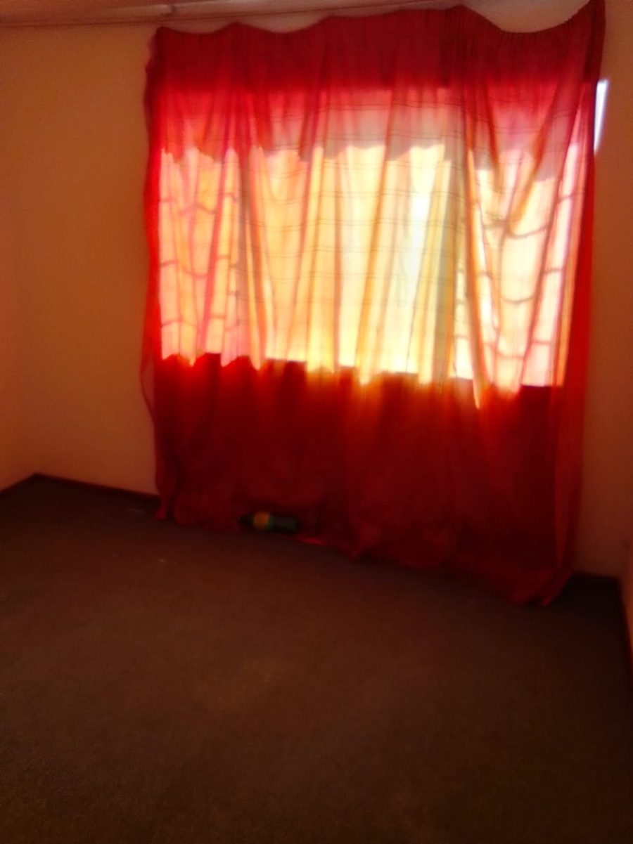 To Let 2 Bedroom Property for Rent in Mondeor Gauteng
