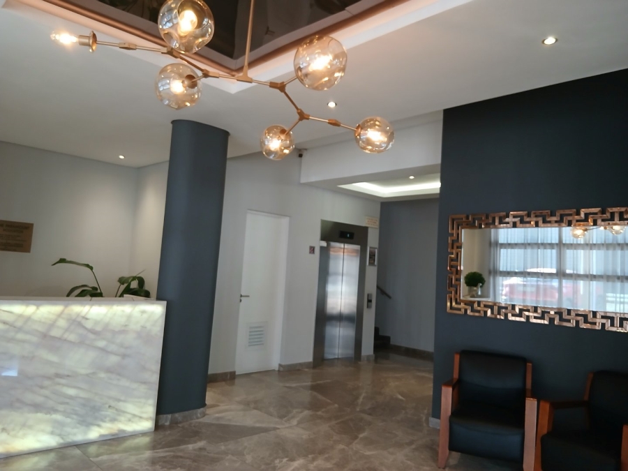 To Let 1 Bedroom Property for Rent in Houghton Estate Gauteng