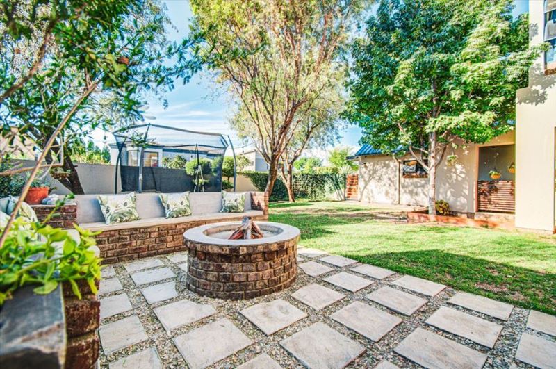 4 Bedroom Property for Sale in Glen Eagle Estate Gauteng
