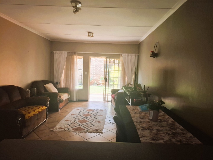 To Let 3 Bedroom Property for Rent in Equestria Gauteng