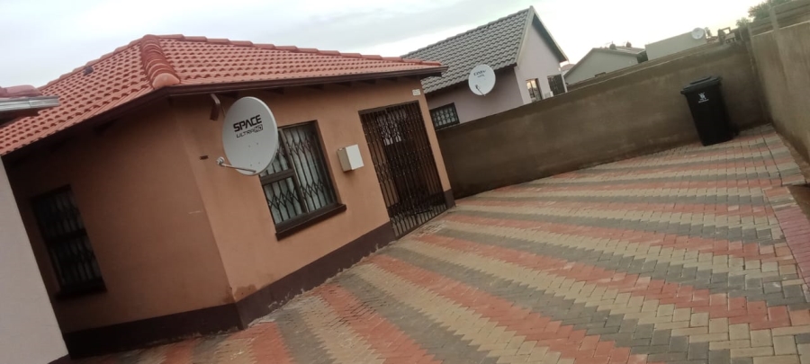 3 Bedroom Property for Sale in Windmill Park Gauteng