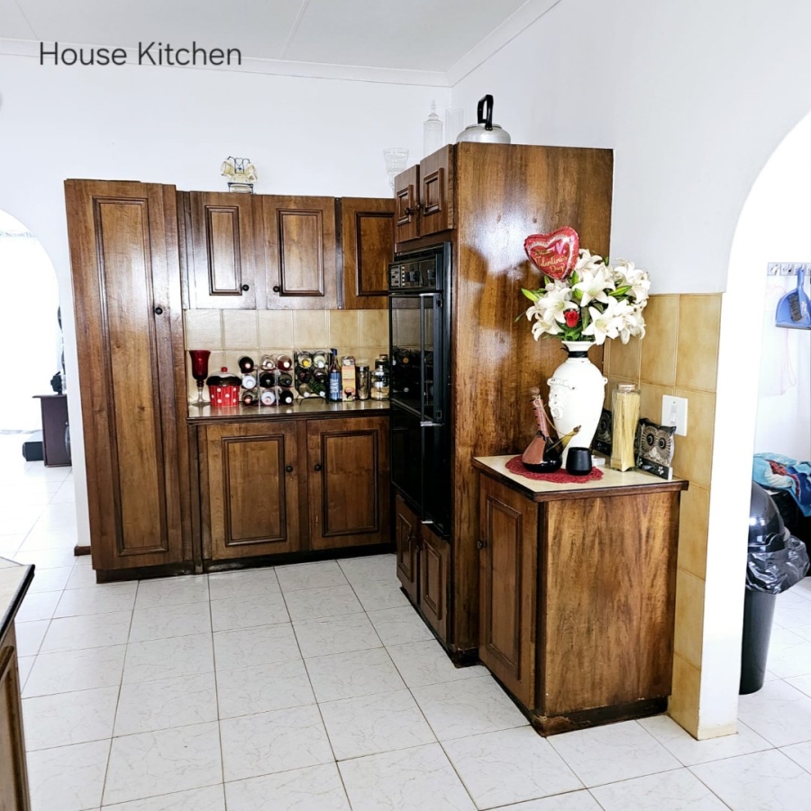 5 Bedroom Property for Sale in Theresa Park Gauteng