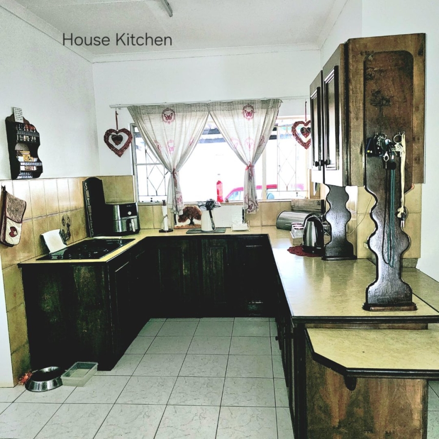 5 Bedroom Property for Sale in Theresa Park Gauteng