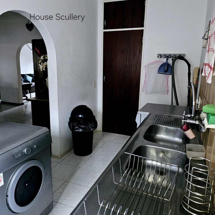 5 Bedroom Property for Sale in Theresa Park Gauteng