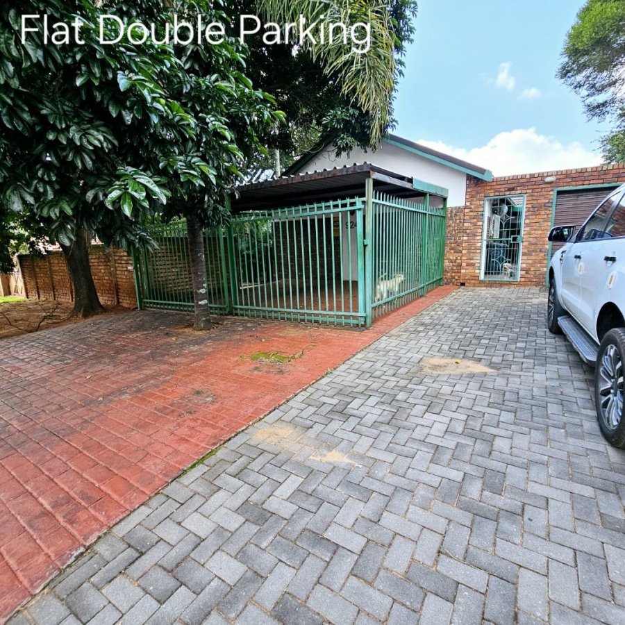 5 Bedroom Property for Sale in Theresa Park Gauteng