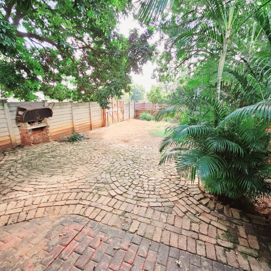 5 Bedroom Property for Sale in Theresa Park Gauteng