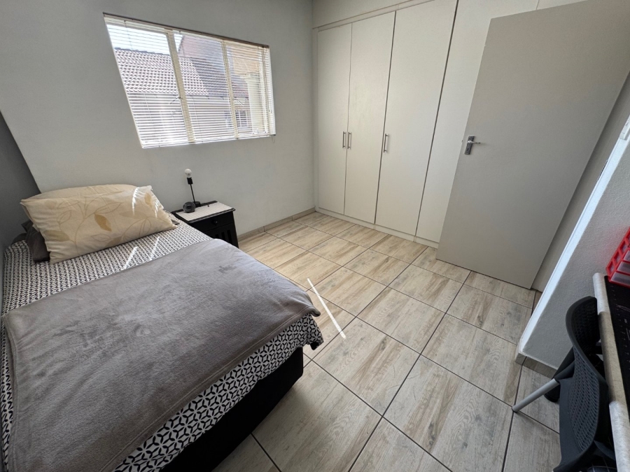 2 Bedroom Property for Sale in Glen Marais Gauteng