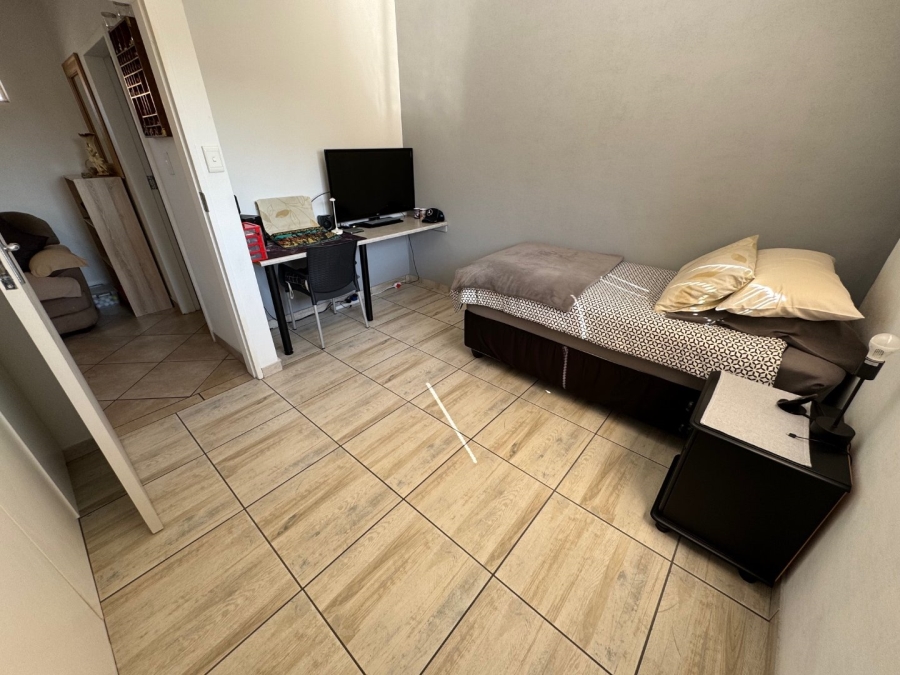 2 Bedroom Property for Sale in Glen Marais Gauteng