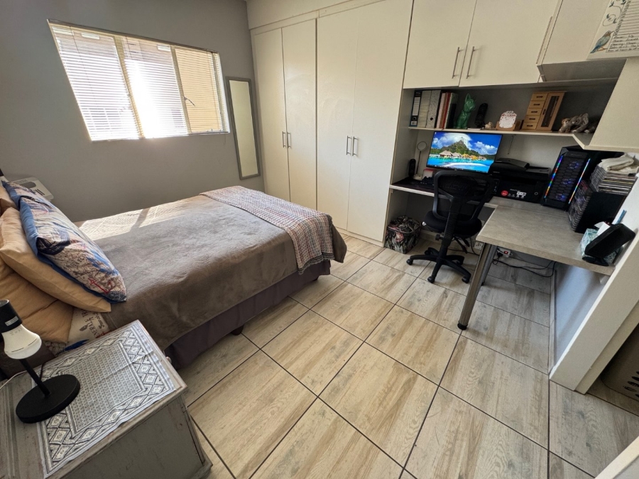 2 Bedroom Property for Sale in Glen Marais Gauteng