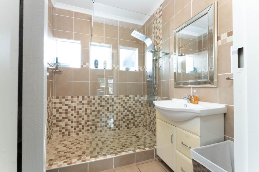 5 Bedroom Property for Sale in Ferndale Gauteng