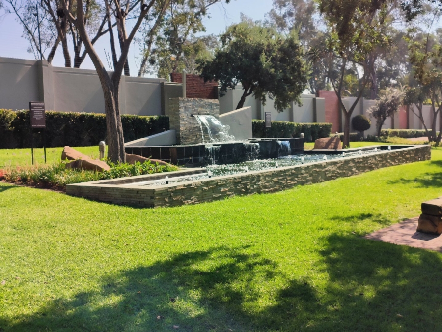 1 Bedroom Property for Sale in Paulshof Gauteng