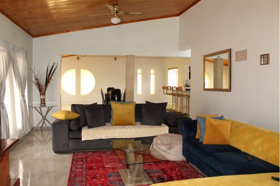 6 Bedroom Property for Sale in Ninapark Gauteng