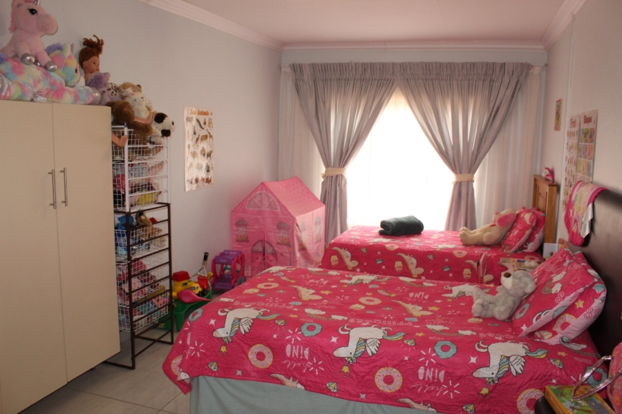6 Bedroom Property for Sale in Ninapark Gauteng