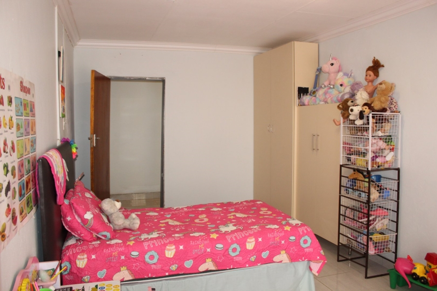 6 Bedroom Property for Sale in Ninapark Gauteng