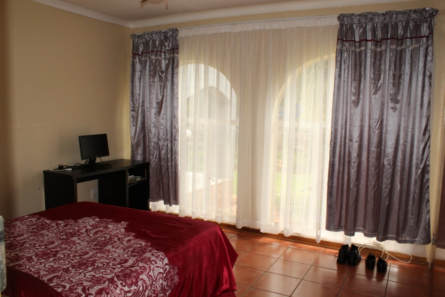 6 Bedroom Property for Sale in Ninapark Gauteng