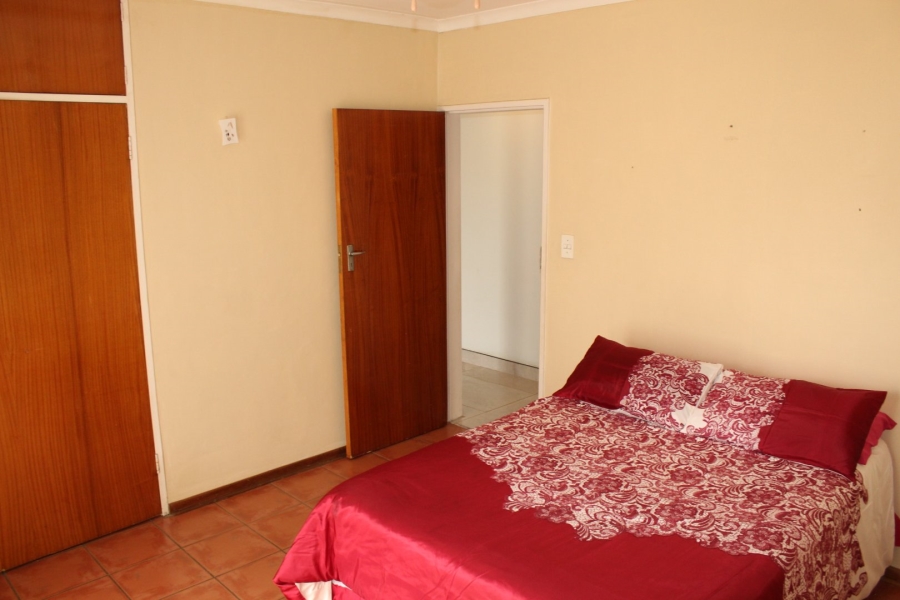 6 Bedroom Property for Sale in Ninapark Gauteng