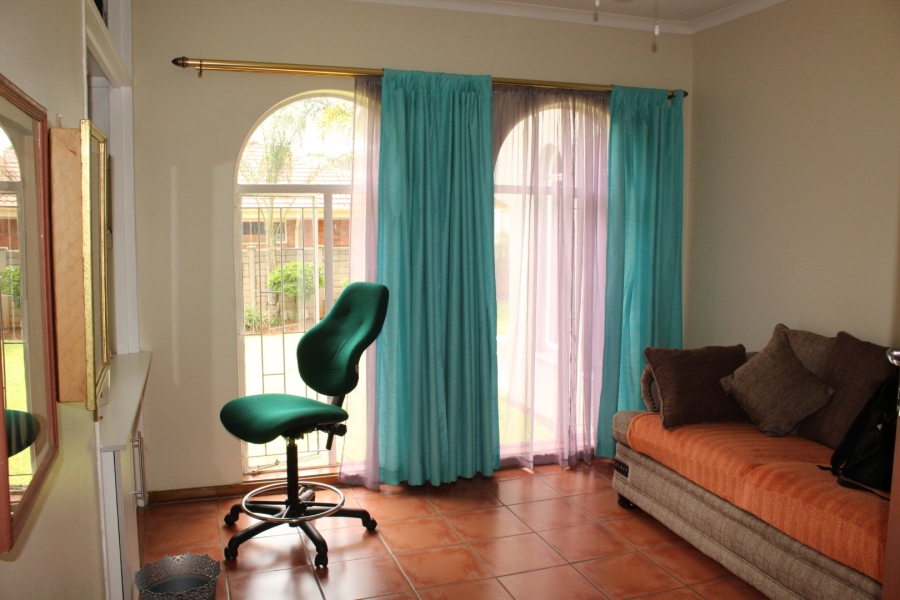 6 Bedroom Property for Sale in Ninapark Gauteng