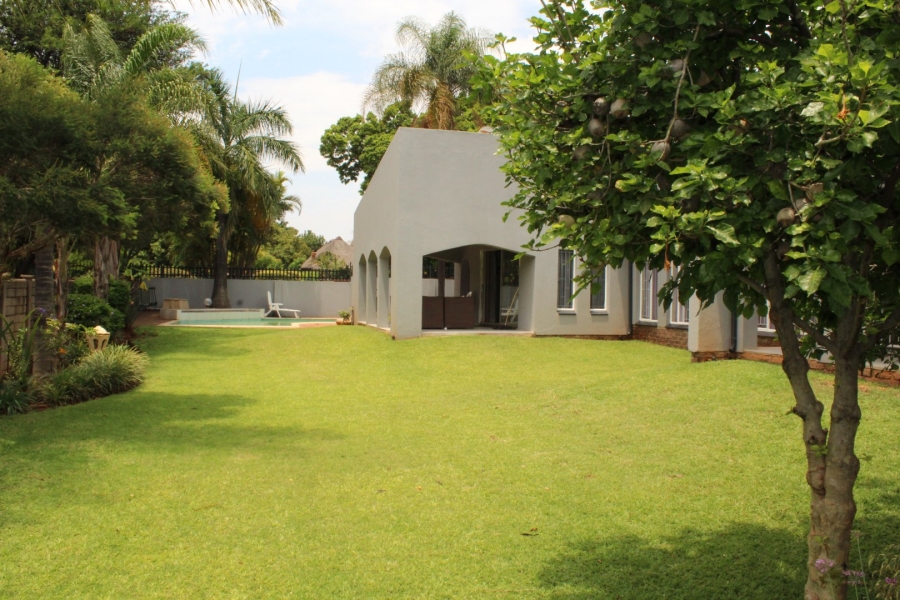 6 Bedroom Property for Sale in Ninapark Gauteng