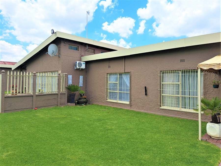 3 Bedroom Property for Sale in Nanescol Gauteng