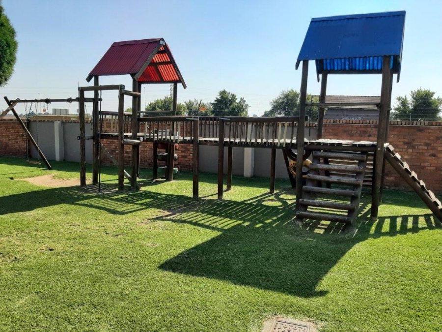 2 Bedroom Property for Sale in Van Dyk Park Gauteng