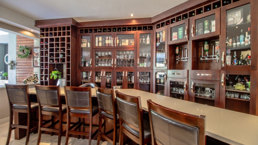 5 Bedroom Property for Sale in Serengeti Lifestyle Estate Gauteng