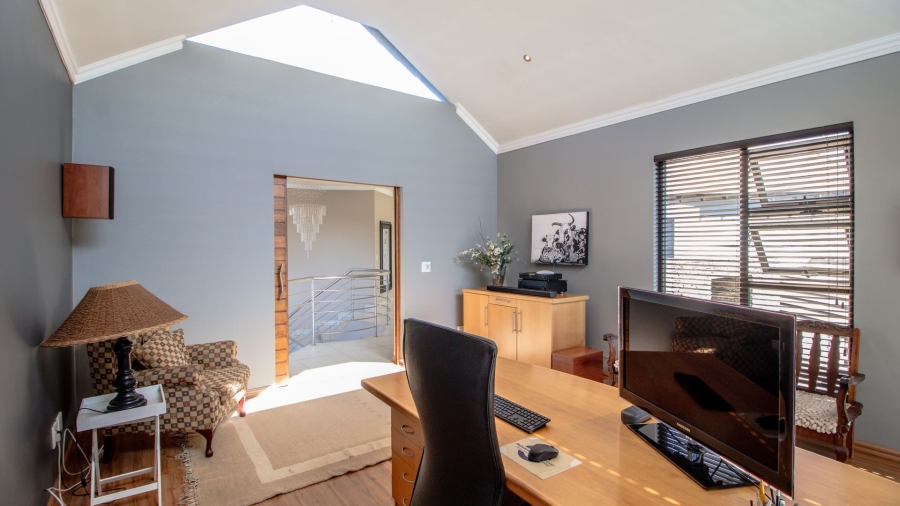 5 Bedroom Property for Sale in Serengeti Lifestyle Estate Gauteng