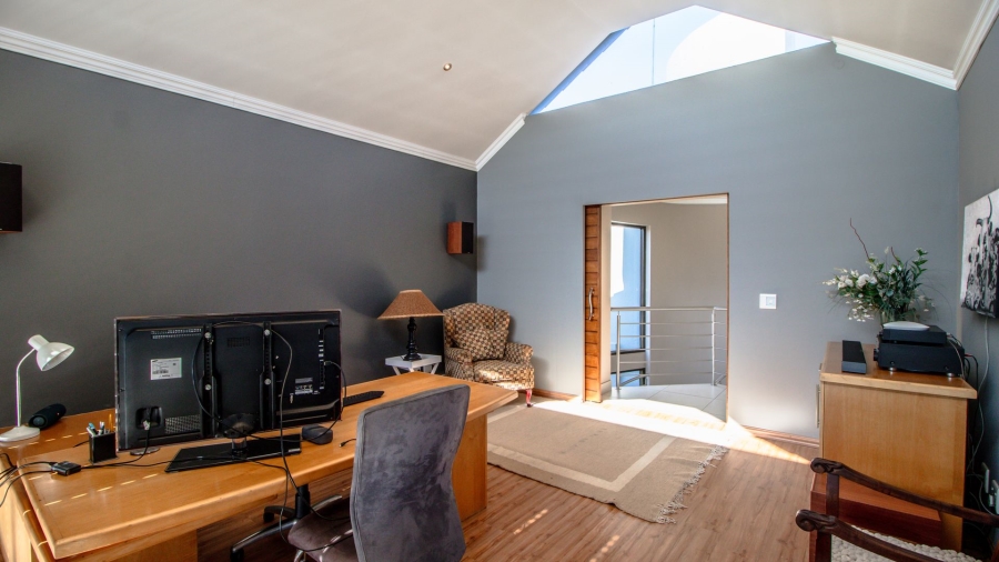 5 Bedroom Property for Sale in Serengeti Lifestyle Estate Gauteng