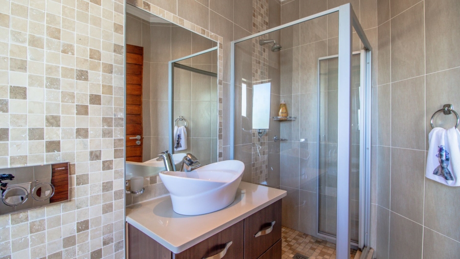 5 Bedroom Property for Sale in Serengeti Lifestyle Estate Gauteng
