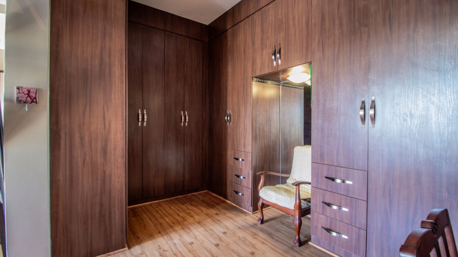 5 Bedroom Property for Sale in Serengeti Lifestyle Estate Gauteng