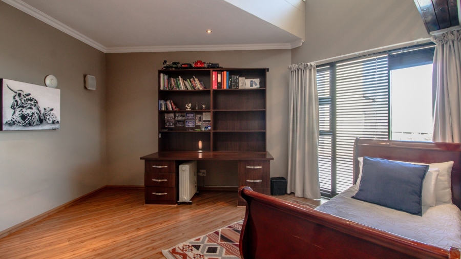 5 Bedroom Property for Sale in Serengeti Lifestyle Estate Gauteng