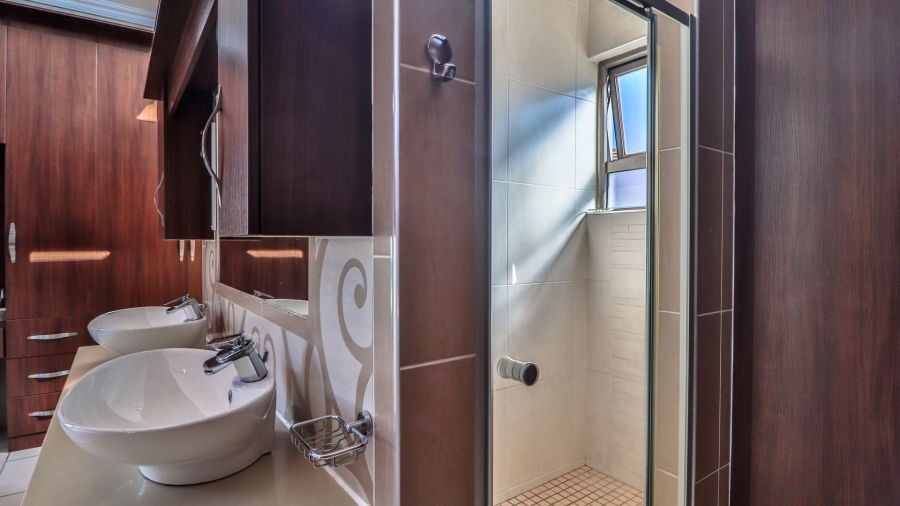 5 Bedroom Property for Sale in Serengeti Lifestyle Estate Gauteng