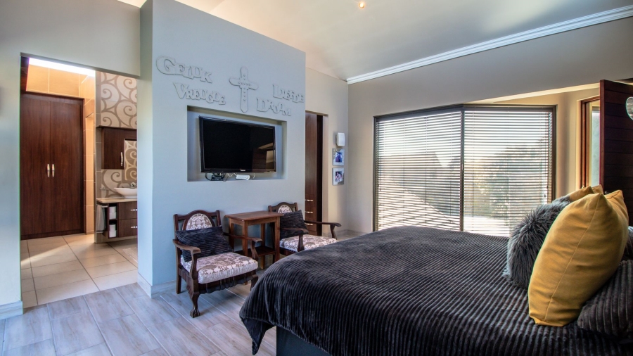 5 Bedroom Property for Sale in Serengeti Lifestyle Estate Gauteng