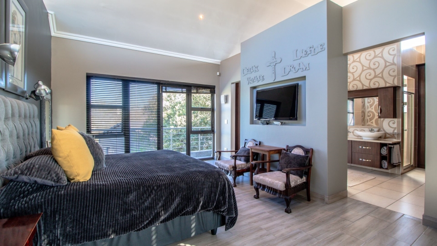 5 Bedroom Property for Sale in Serengeti Lifestyle Estate Gauteng