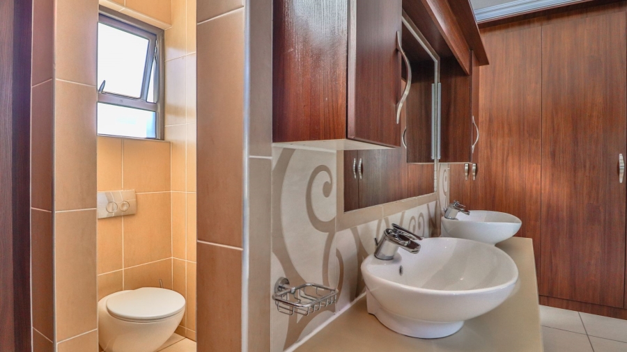 5 Bedroom Property for Sale in Serengeti Lifestyle Estate Gauteng