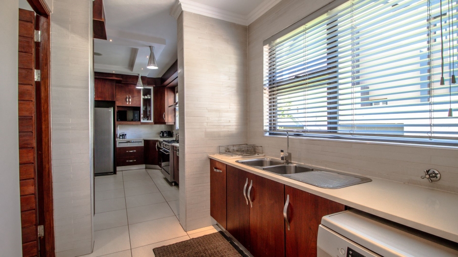 5 Bedroom Property for Sale in Serengeti Lifestyle Estate Gauteng