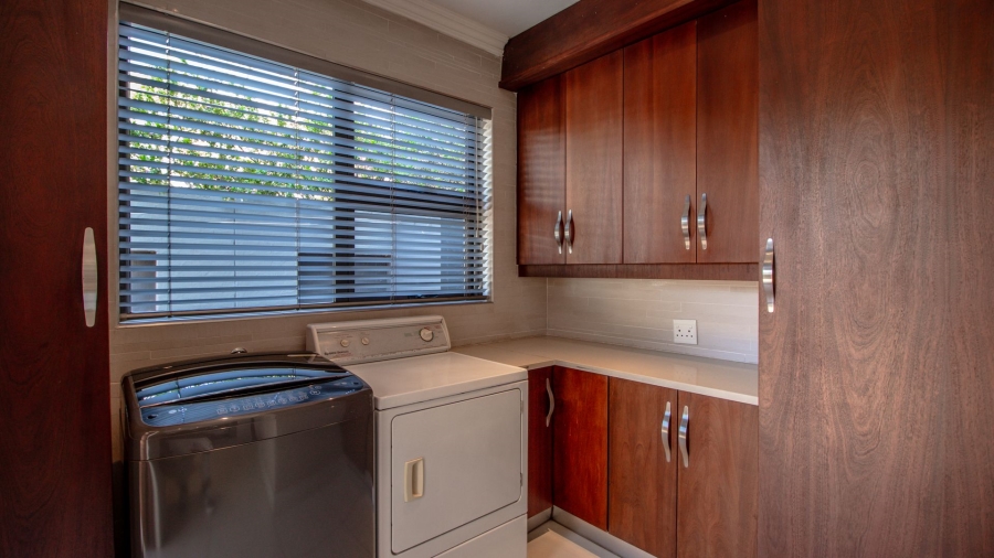 5 Bedroom Property for Sale in Serengeti Lifestyle Estate Gauteng