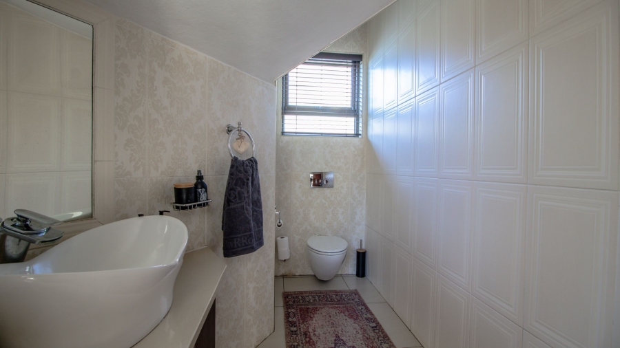 5 Bedroom Property for Sale in Serengeti Lifestyle Estate Gauteng