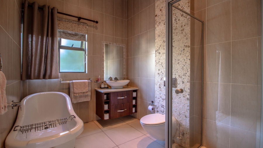 5 Bedroom Property for Sale in Serengeti Lifestyle Estate Gauteng