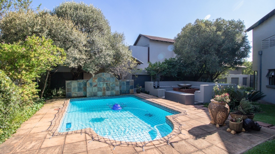 5 Bedroom Property for Sale in Serengeti Lifestyle Estate Gauteng