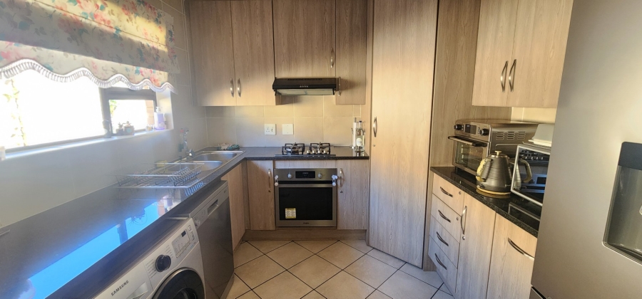 3 Bedroom Property for Sale in Eldoraigne Gauteng